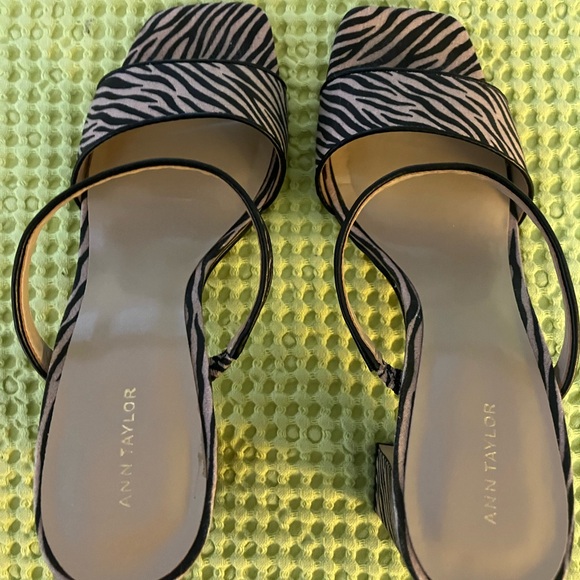 Ann Taylor Zebra Print Sandals (tan & black) size 8.5. Like new! - Picture 6 of 6